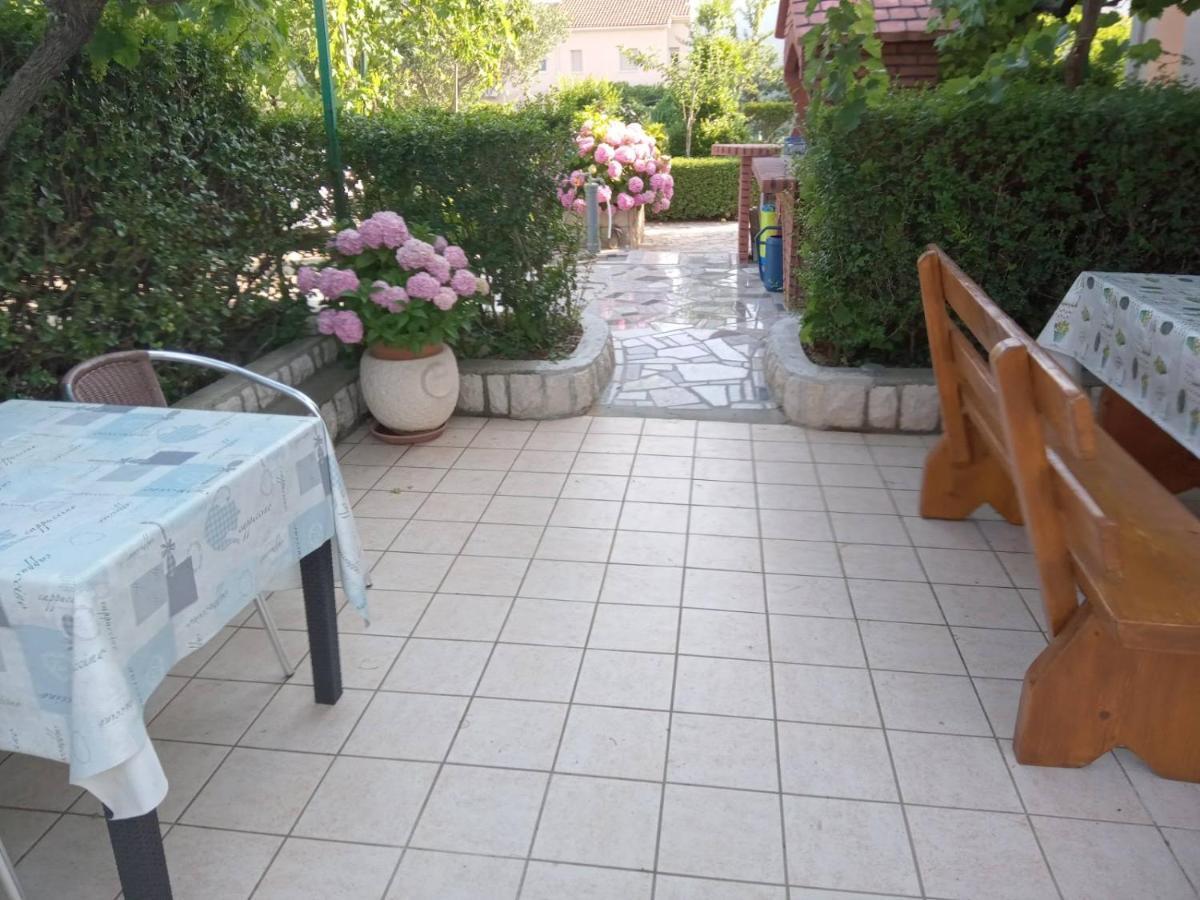 Danijela Apartment Lopar
