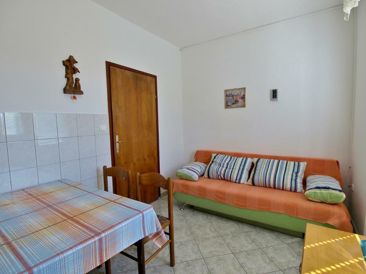 Danijela Apartment Lopar